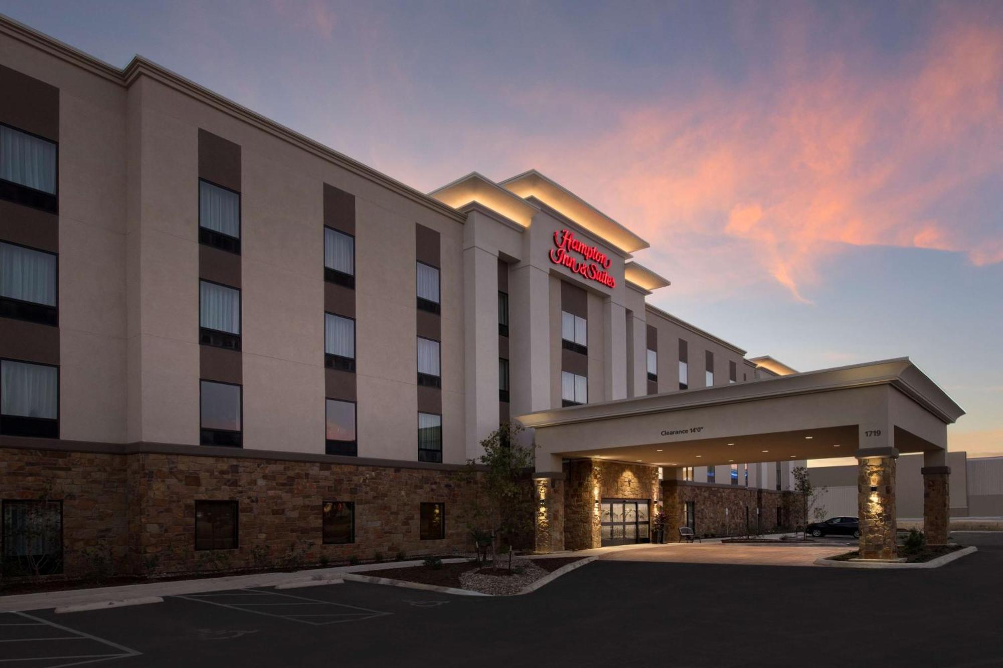Hampton Inn & Suites San Antonio Lackland Afb Seaworld Exterior foto