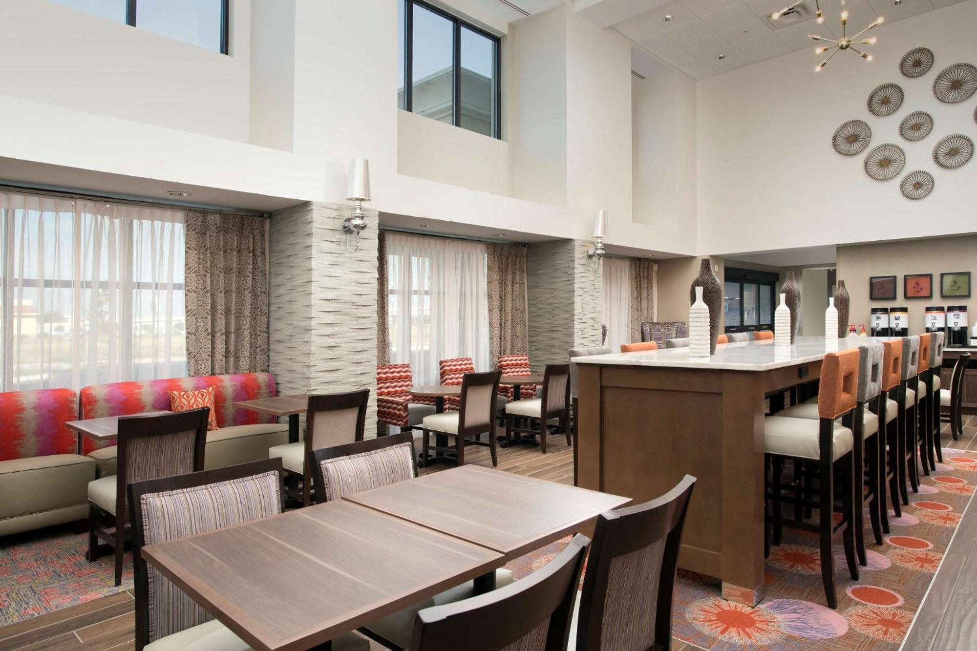 Hampton Inn & Suites San Antonio Lackland Afb Seaworld Exterior foto
